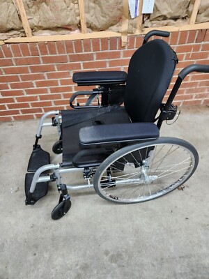 Quickie LX wheelchair lightweight manual folding wheelchair 19 x 18