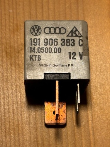 Relais Nr. 167 191906383C Kraftstoffpumpe Benzinpumpe VW AUDI