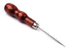 Awl with wooden handle 12.5cm