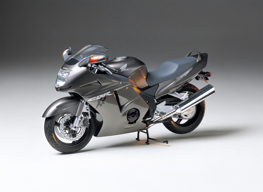 Tamiya 1:12 Honda CBR 1100XX Super Blackbird Plastic Model Kit