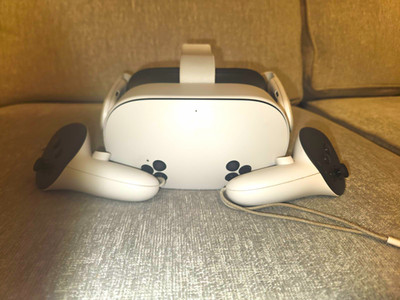 Meta Quest 3s VR Headset with Touch Controllers. Dm Before Buying Pls.