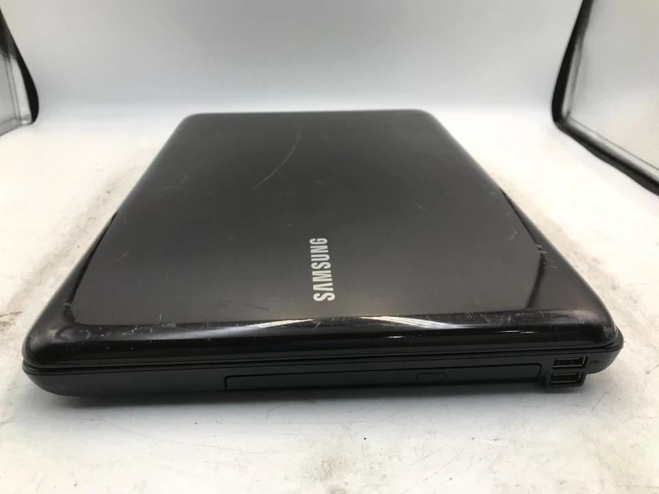 Portátil Samsung R540 Intel Core i3 2da Generación 15" -NO ARRANCA/PIEZAS -MZ - Imagen 3 de 4
