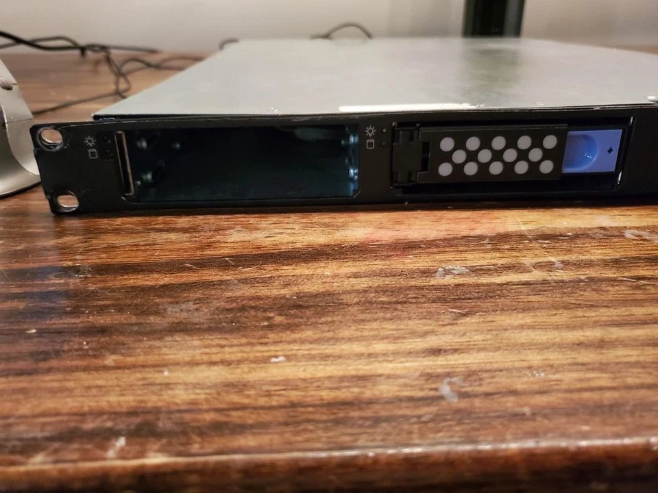 ECE/SAG Electronics Vintage Intel Pentium III Server 733MHz 265K RAM DVD - Boots - Image 4 of 4