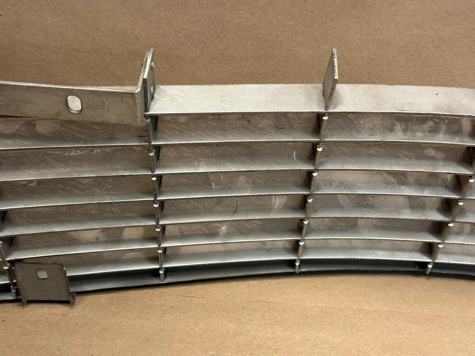 Fiat 1500 1965 parrilla original Foto 4 de 4