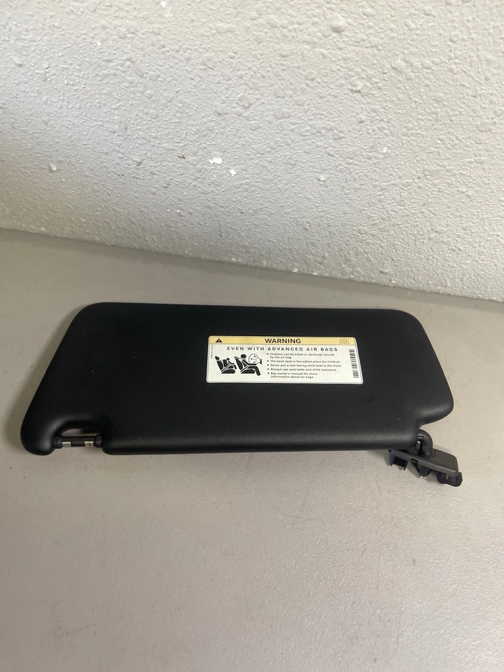 Parasol delantero izquierdo lado conductor Mercedes W117 CLA250 GLA250 14-20 FABRICANTE DE EQUIPOS ORIGINALES Foto 3 de 4