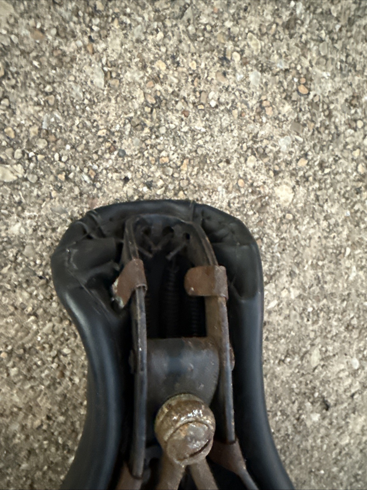 Vintage BIKE BICYCLE  SEAT Black Leather Rampar  SPRING SHOCKS  10x8”