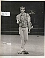 Rudolph Nureyev  original photo by Leslie Spatt