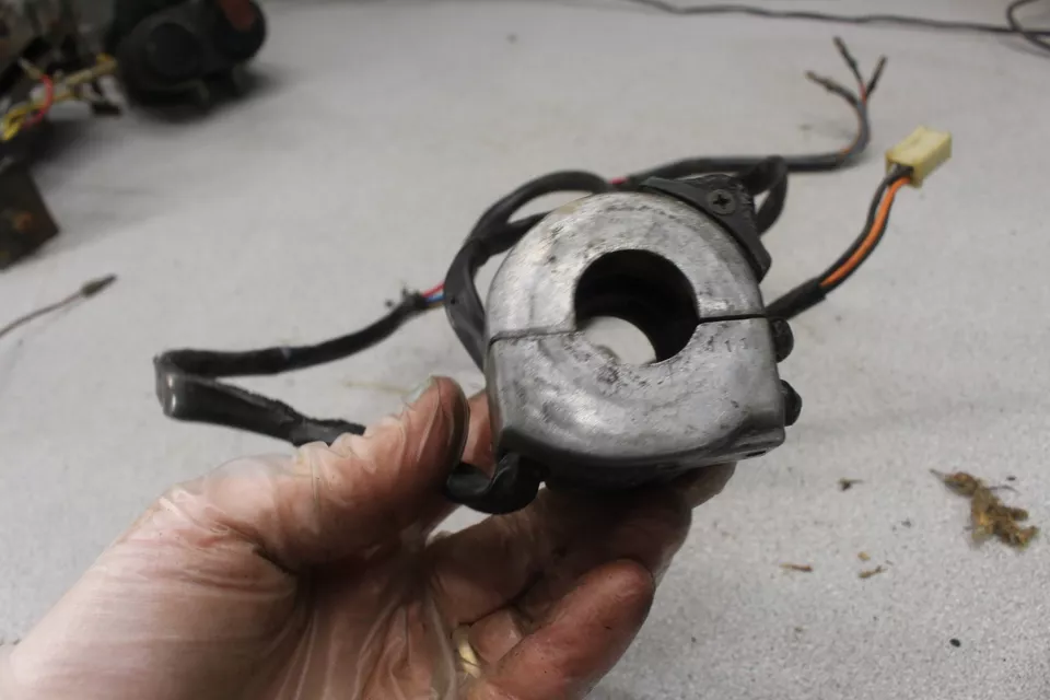 Kawasaki H1 Mach III 1972 manillar izquierdo control R4-9492.DZ Foto 4 de 4