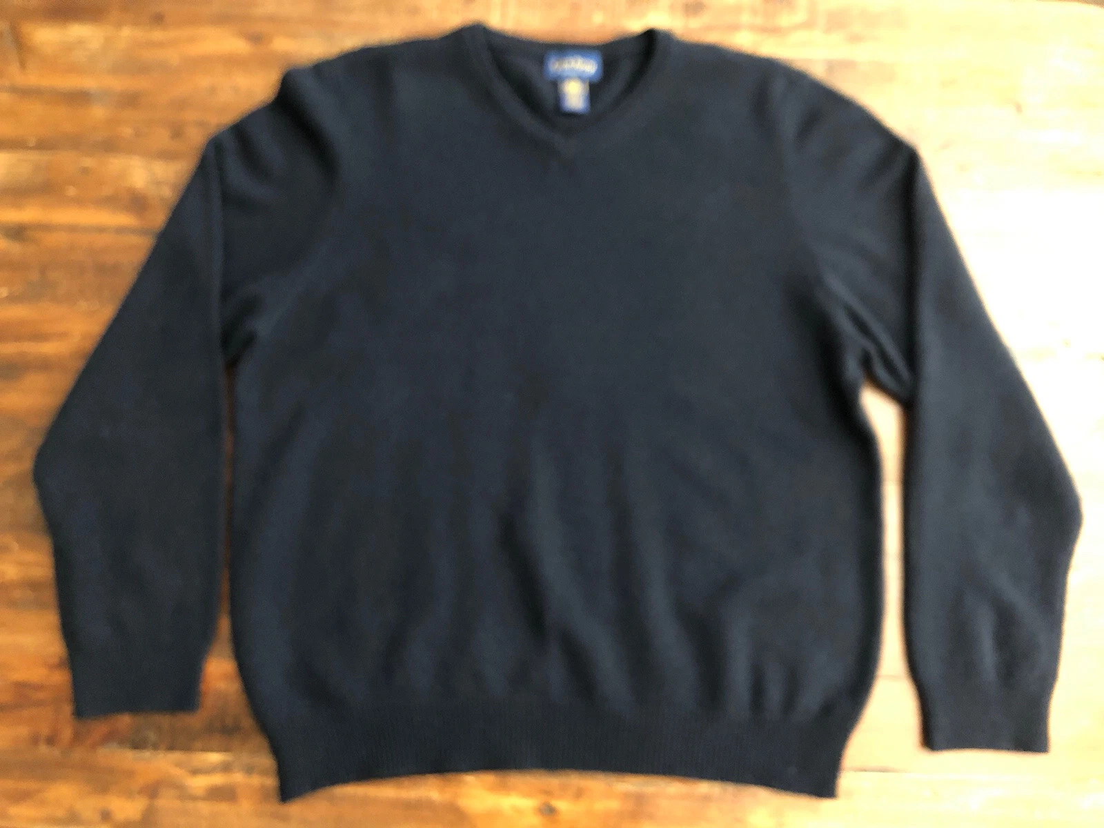 Club Room Men’s Navy Blue 100% LambsWool V-Neck Sweater L
