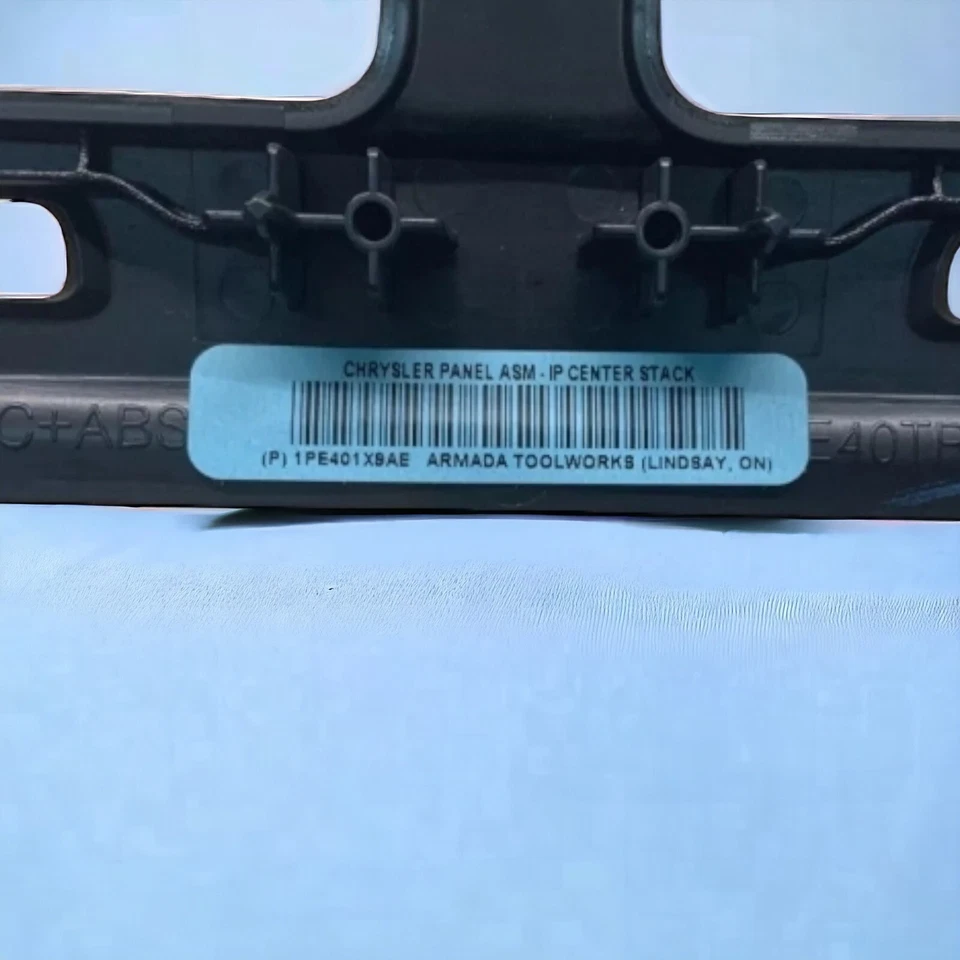 Bisel central de instrumentos Town & Country Chrysler OEM 11-15 1PE401X9AE Foto 4 de 4