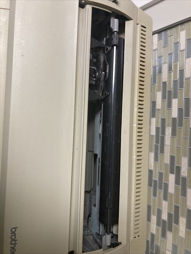 Brother Model EM-530 Electronic Typewriter, *Turns On / Needs Repaired* Wordtype - Picture 4 of 14