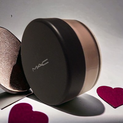 MAC Mineralize Sheersheen Powder/Loose in Lucent Limited Edition No Box 0.12 Oz.