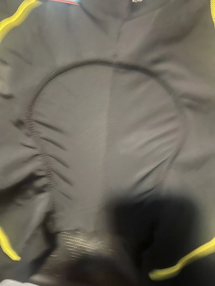 Мужские велосипедные шорты Santic с подкладкой размер XS черные и желтые. Новый - Изображение 3 из 4