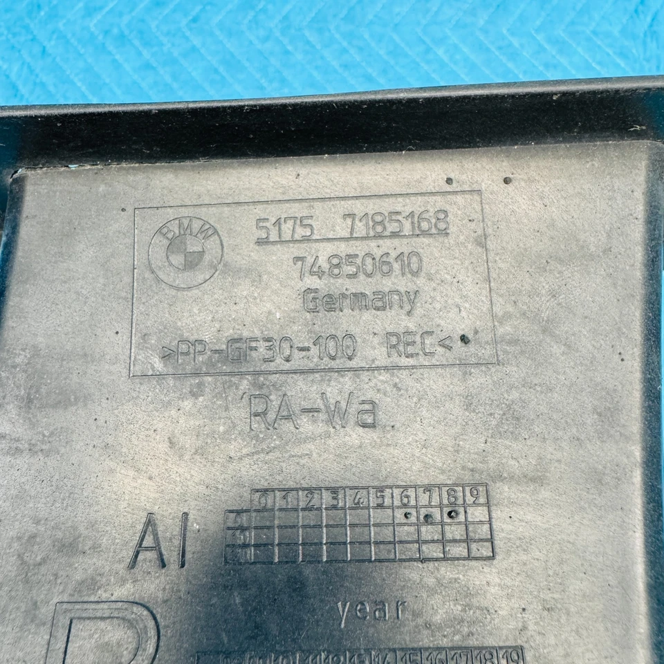 BMW 650i 2012-2017 conducto de admisión de aire delantero derecho OEM 51757185168 Foto 2 de 4