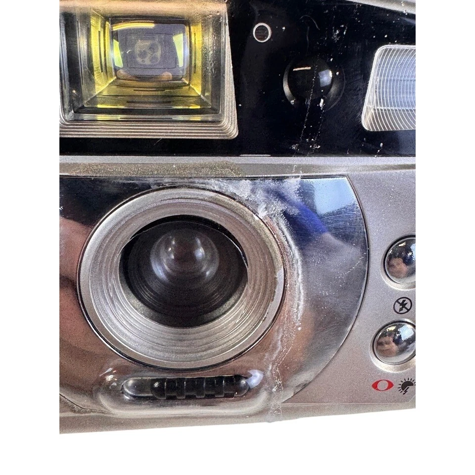 Bell Howell BF905 35mm Auto Focus Point Shoot Camera Kit with Kodak Film READ - Image 2 of 4