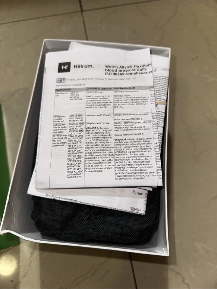 Medidor aneroide gatillo Welch Allyn 5098-30 DS66 con kit de 4 manguitos, Foto 3 de 4