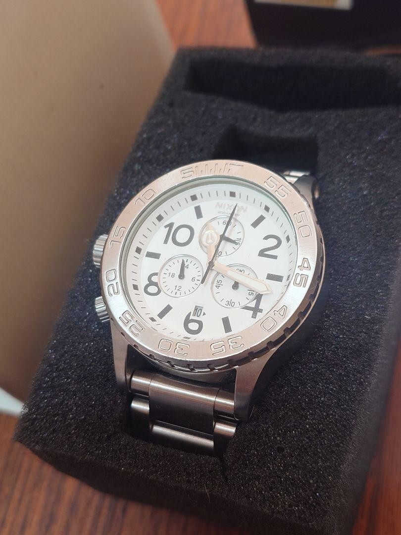 Nixon ニクソン 42-20 クロノ ホワイト✖️シルバー 美品 希少 ニクソン 腕時計 42-20 クロノグラフ A037100 ホワイト×シルバー