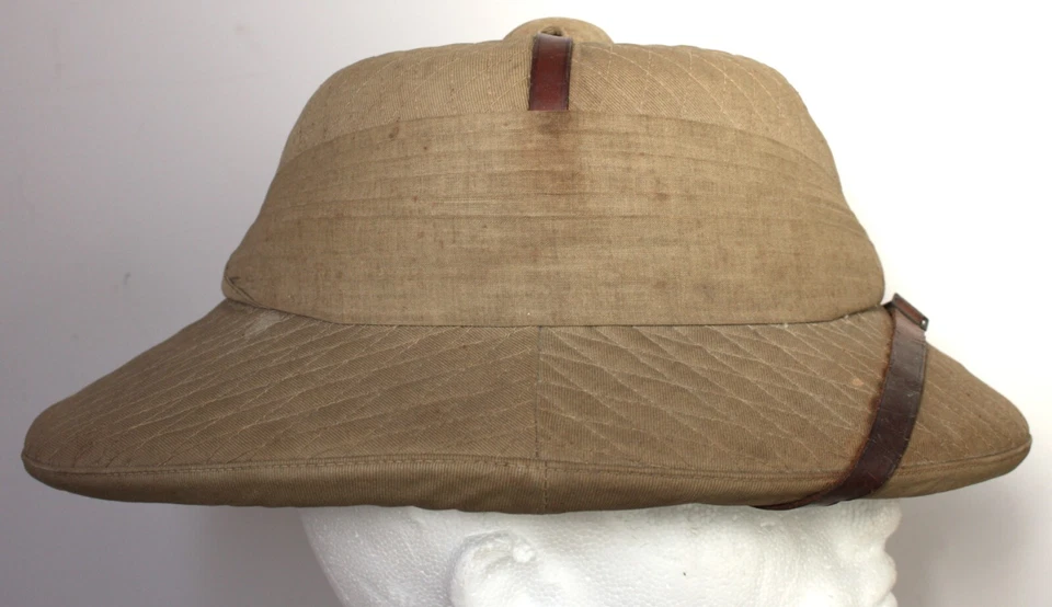 2nd Border Regt Quilted Sun Helmet & Pagri Badge 1930's - Image 3 of 4