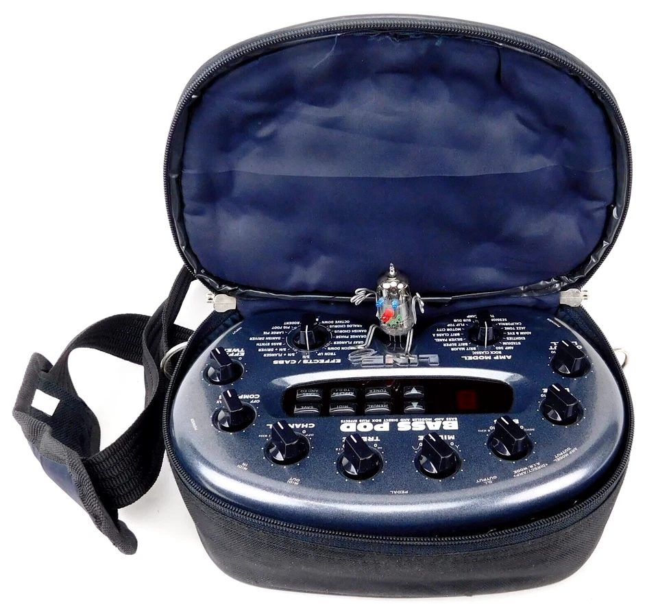 Line 6 Bass Pod Amp Preamp Effects Modeler + Neuwertig + Bag + 1,5 J Garantie - Image 2 of 4