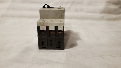 SIEMENS MOTOR CIRCUIT PROTECTOR BREAKER 3RV1011-0KA10 - Picture 6 of 6