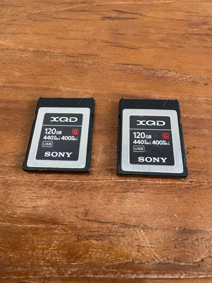 Sony 120GB XQD Memory Card 400MB/s* 2pc+QDA-SB1 adaptor*1   Pre Owned - Image 2 of 3