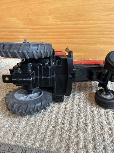Case IH International 7210 Magnum Tractor 1:16 Ertl Diecast Toy - Picture 8 of 8