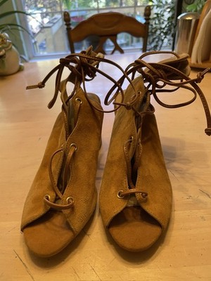 Neiman Marcus Women s Shoes Cooper Suede Peep Toe Slingback 4  Heel Size 6