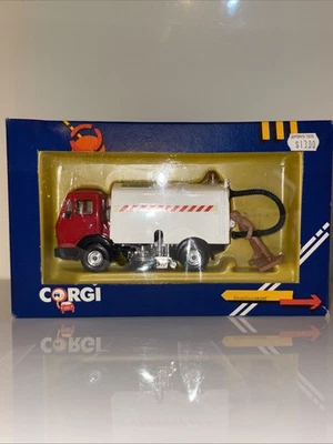 vintage Corgi Faun AK435 Road Sweeper (model 1117) diecast Excellent Condition - Image 1 of 4