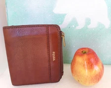 Vintage ~ Fossil Brown Leather Mini Wallet Bifold ~ 4.5" x 3.80" ~ Unisex