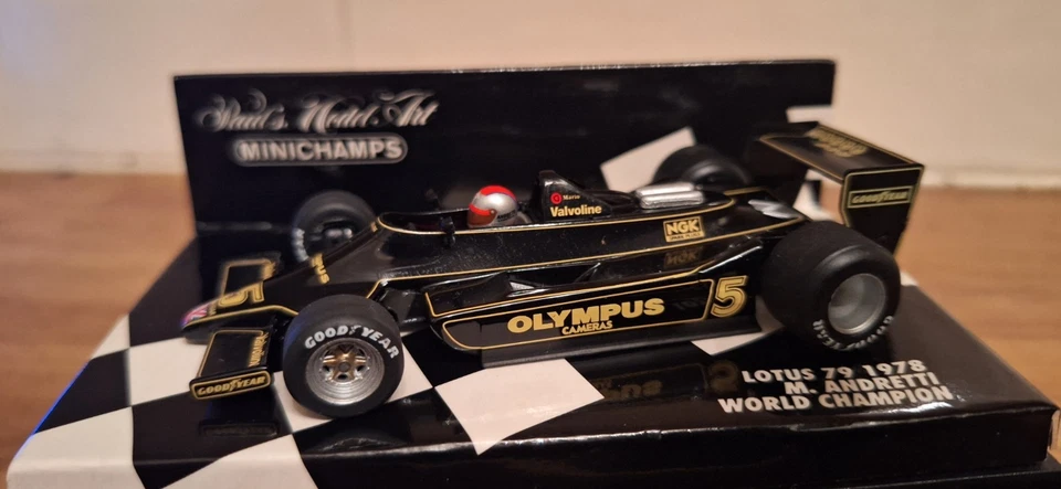 MINICHAMPS /F1 '78  LOTUS FORD 79 JPS - MARIO ANDRETTI - 1/43 SCALE MODEL CAR - Image 4 of 4