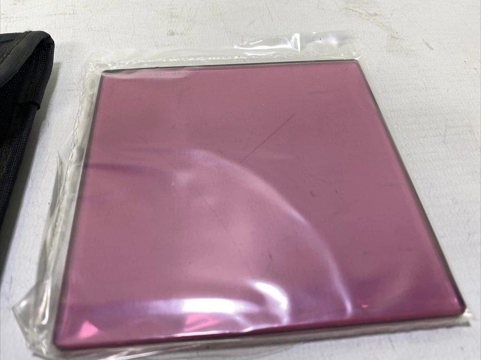 Tiffen 4x4" FL-D Fluorescent Glass Filter for Daylight Film - Image 3 of 4