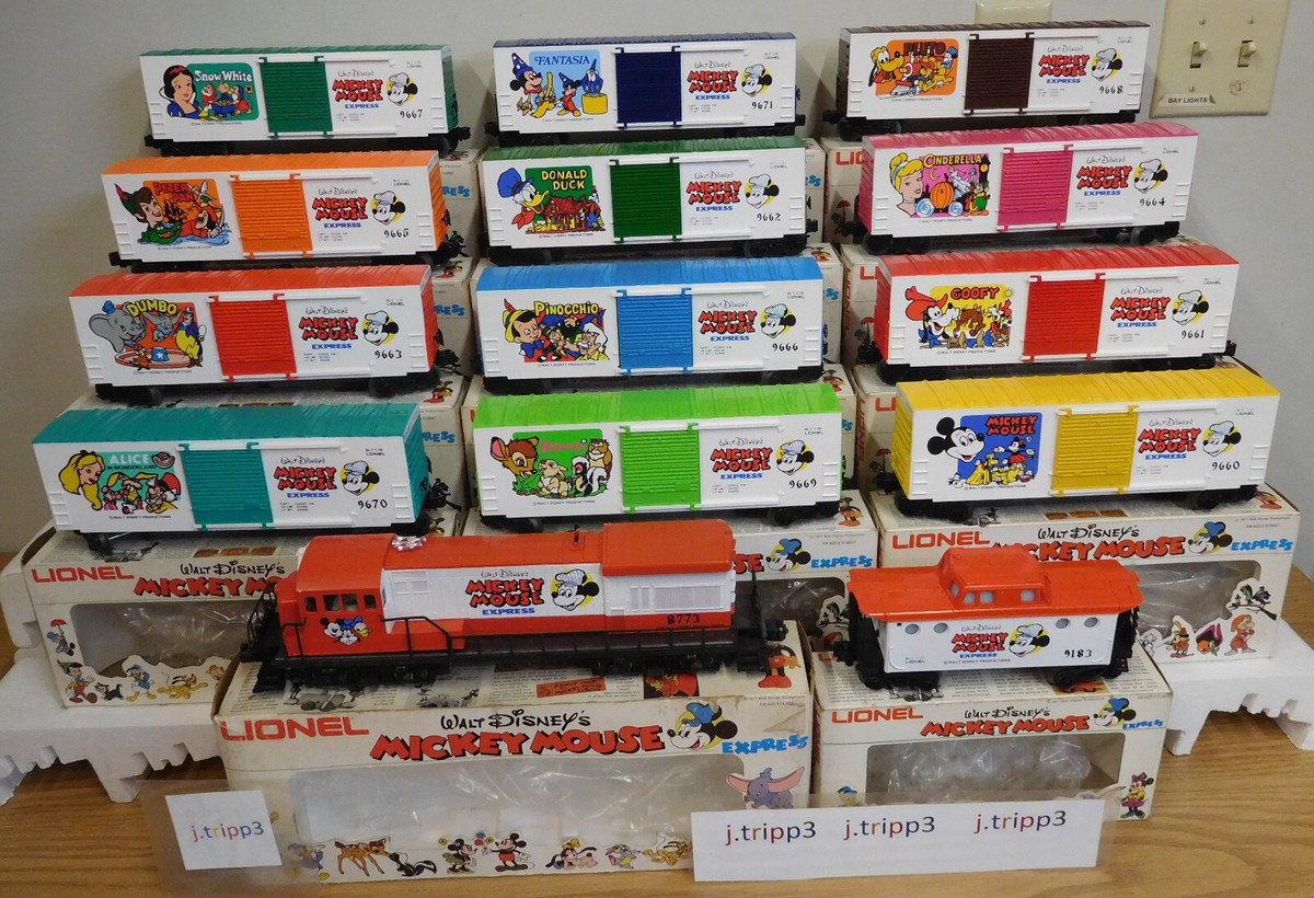 LIONEL 6-8773 DISNEY MICKEY U36B ENGINE BOXCAR O GAUGE TRAIN