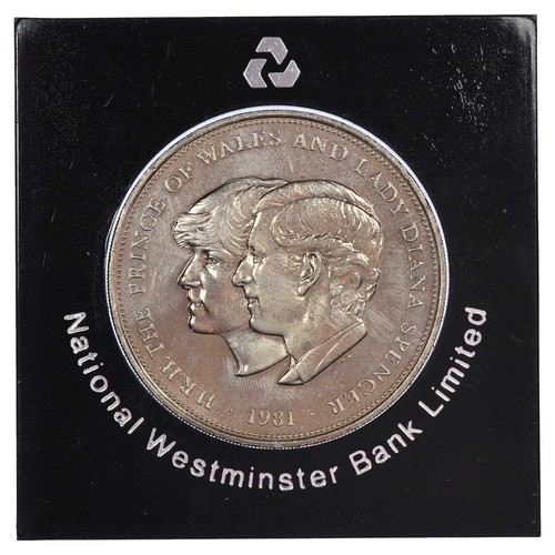 Royaume-Uni 25 pence 1981 Mariage Prince Charles et Diana - cupronickel - KM.925 - Imagen 2 de 3
