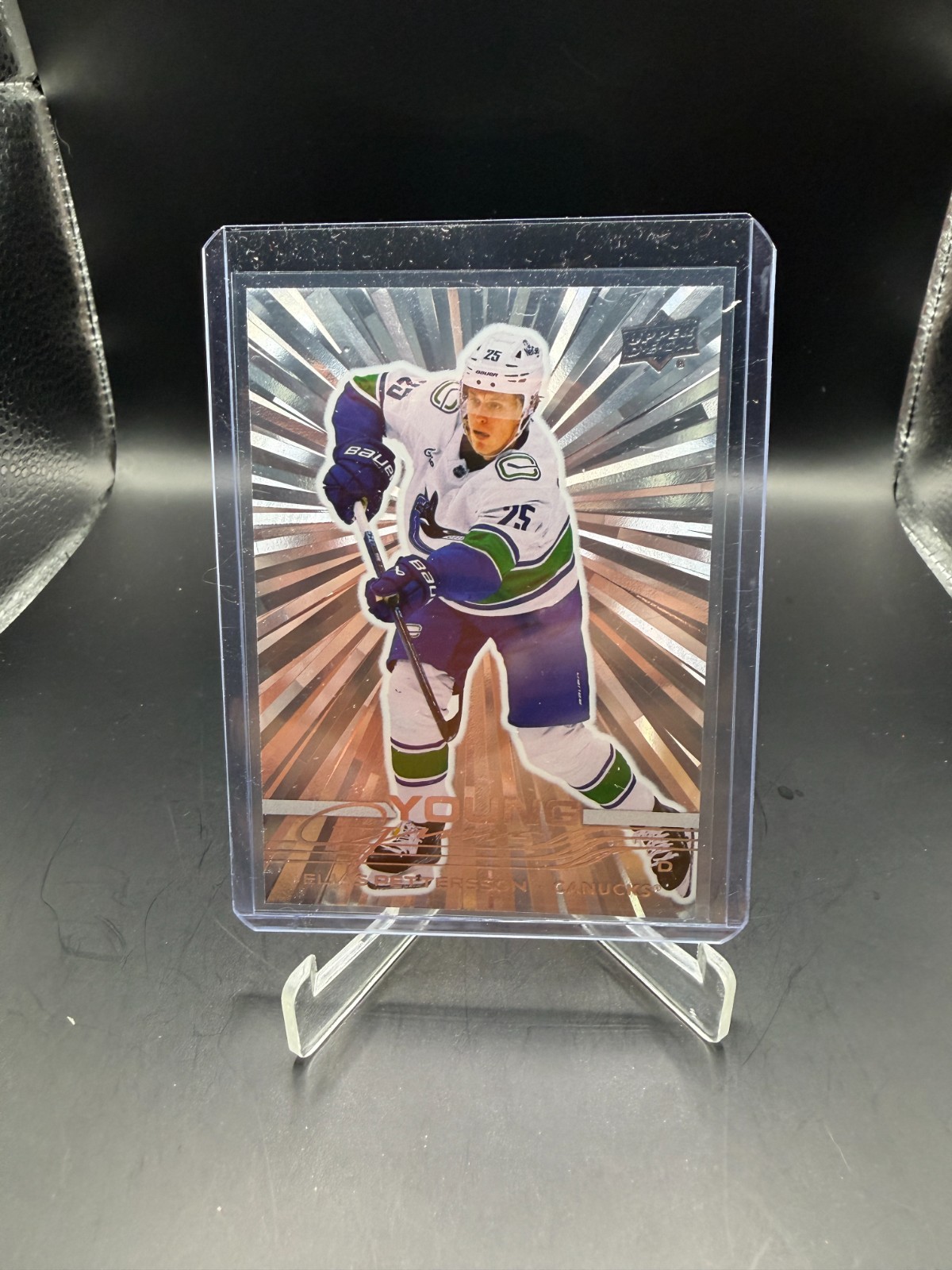 2025-26 Upper Deck Series 1 #223 Young Guns Outburst Silver Elias Pettersson