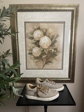 Crown Vintage Women  s Beige Textured Lace-Up Sneakers   Size 7
