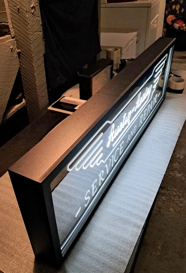 AUSTIN HEALEY SERVICE AND REPAIR MIRRORED WHITE LED LIGHTED SIGN - Image 3 of 4