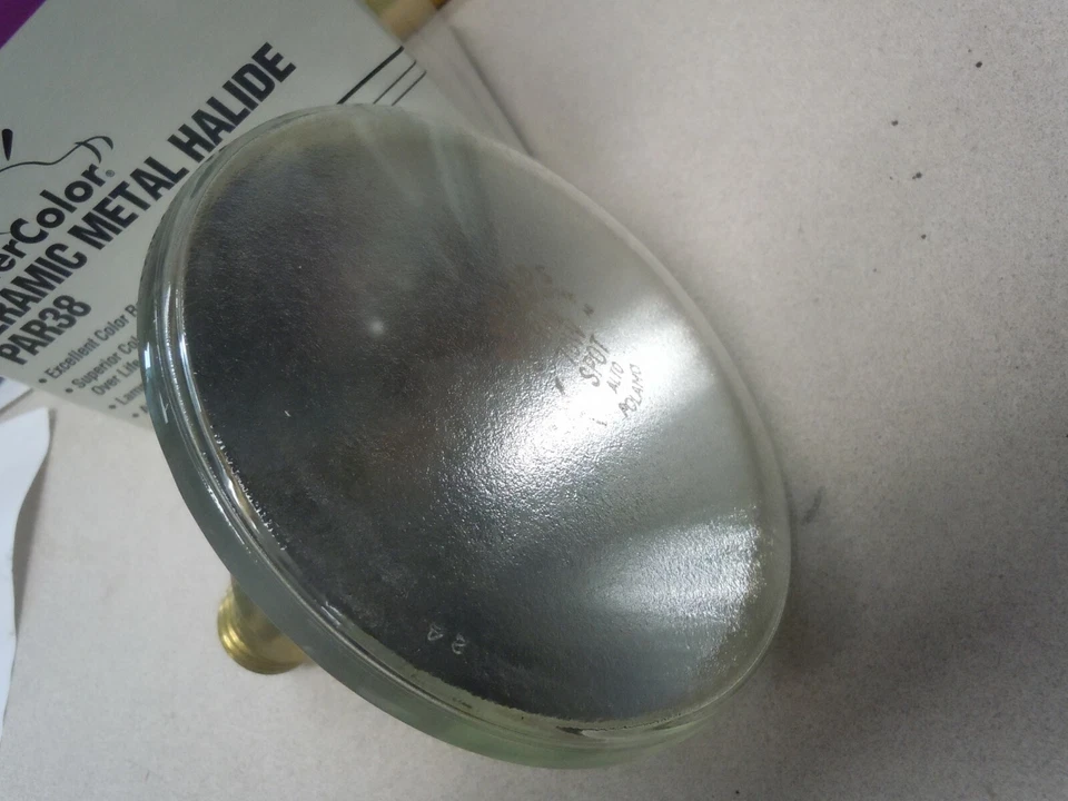 Philips 90w PAR38 SP15 E26 Cool White 400 Master Color CDM HID Light Bulb - Image 3 of 4