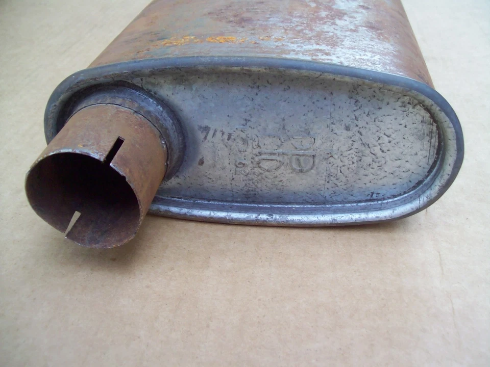 Silenciador trasero 1958 58 Chrysler Imperial Crown LeBaron nuevo en stock MoPar 1733286 Foto 3 de 4