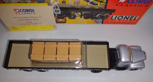 Corgi Classics Lionel City 53501 Mack B Semi & Crates - Picture 7 of 13