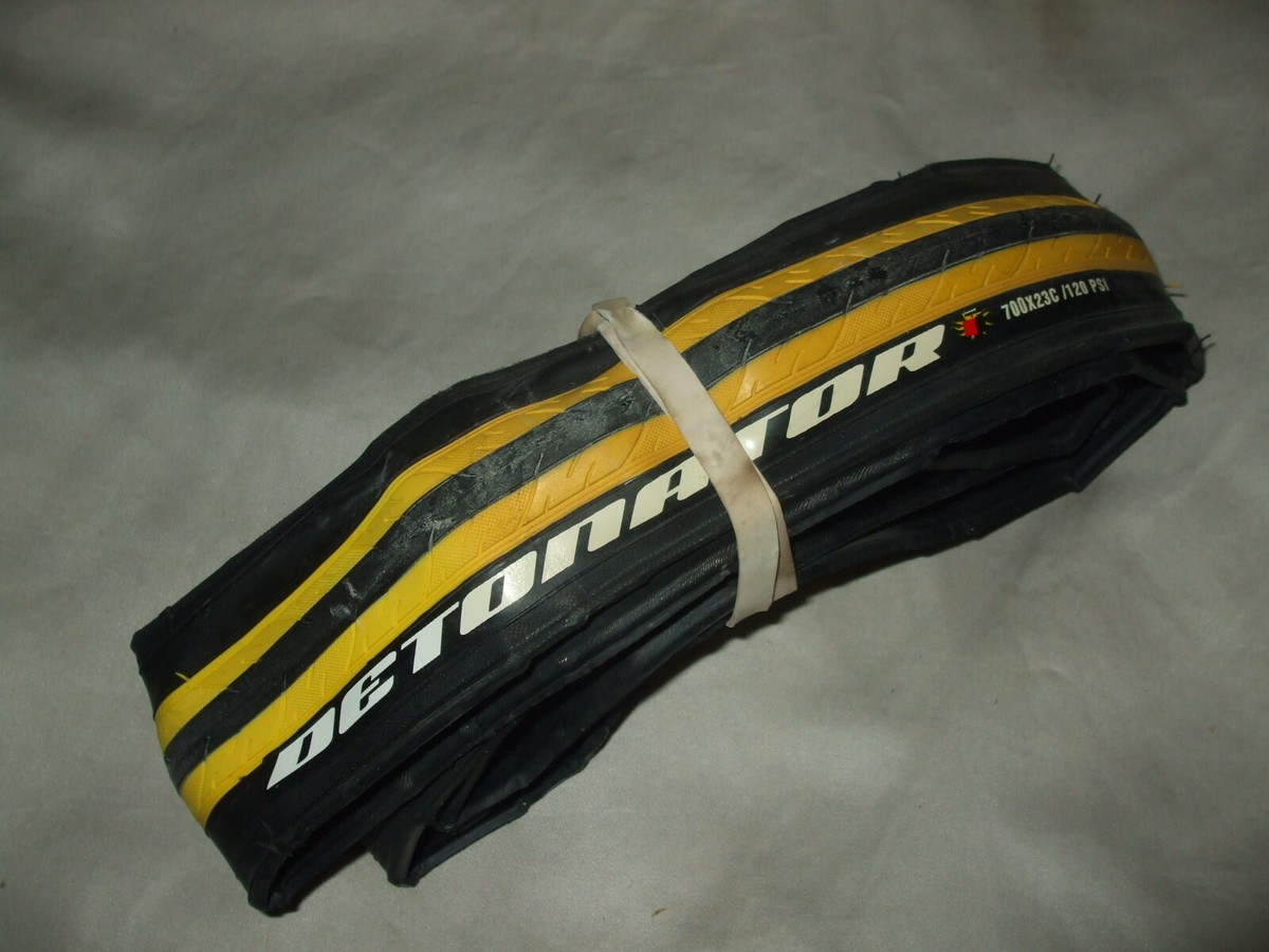 Maxxis Detonator Clincher Tire, 700x23, Yellow Australia