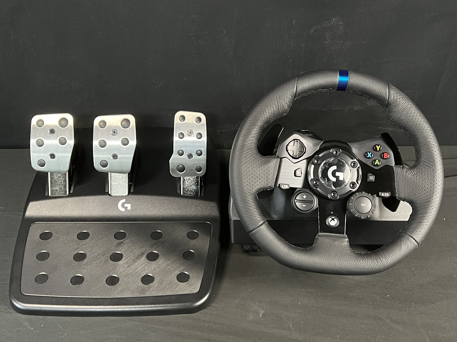 Logitech, Logitech G923 Racing Wheel and Pedals Xbox & PC