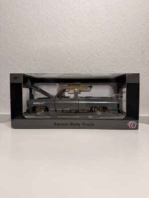 M2 Machines 1975 Chevy Silverado Squarebody Truck 1:24 Holley EFI