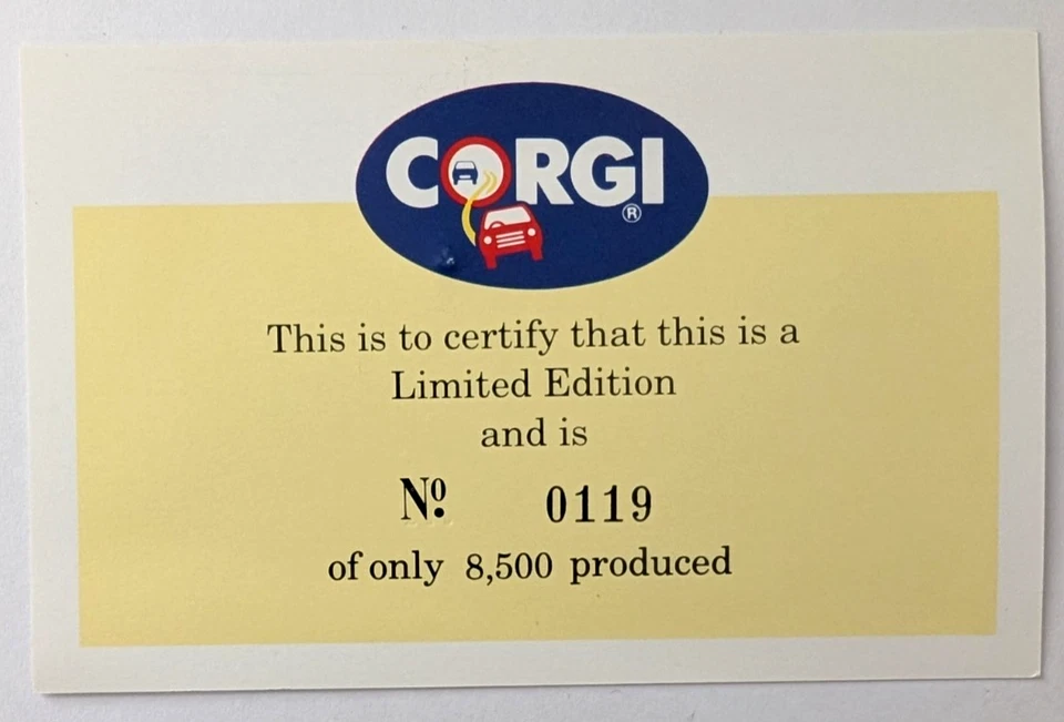 2 x CORGI CLASSICS - CHICAGO 98484 & BERWICK 98451 - MACK CF FIRE PUMPER Diecast - Image 4 of 4