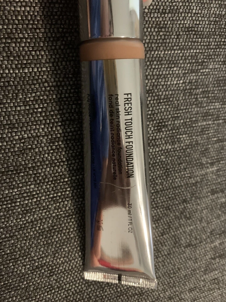 Base Rabanne Fresh Touch - Sin caja no sellada 50c Foto 3 de 4