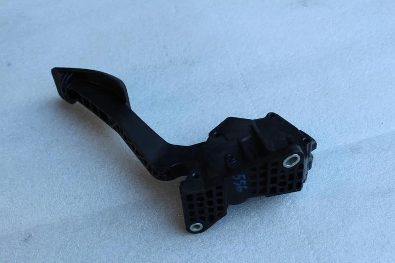 2013 2014 2015 2016 2017 Subaru XV Crosstrek acelerador pedal de gasolina 36010FJ050 Foto 2 de 4