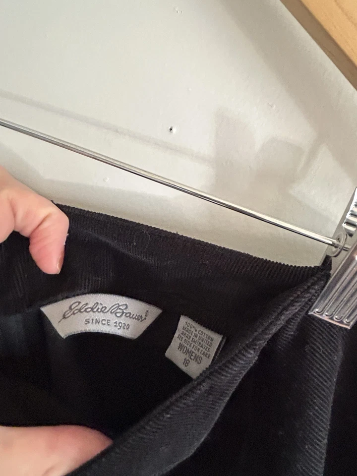 Eddie Bauer Women’s Long Black Corduroy Skirt 100% Cotton Size 18 - Image 2 of 3
