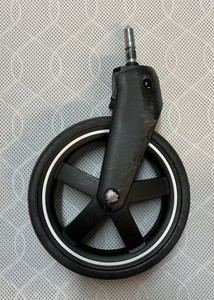 maxi cosi wheel replacement
