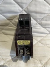 WADSWORTH B1515 TANDEM CIRCUIT BREAKER 15A 15 Amp 120/240V 2P 2 Pole Metal Foot