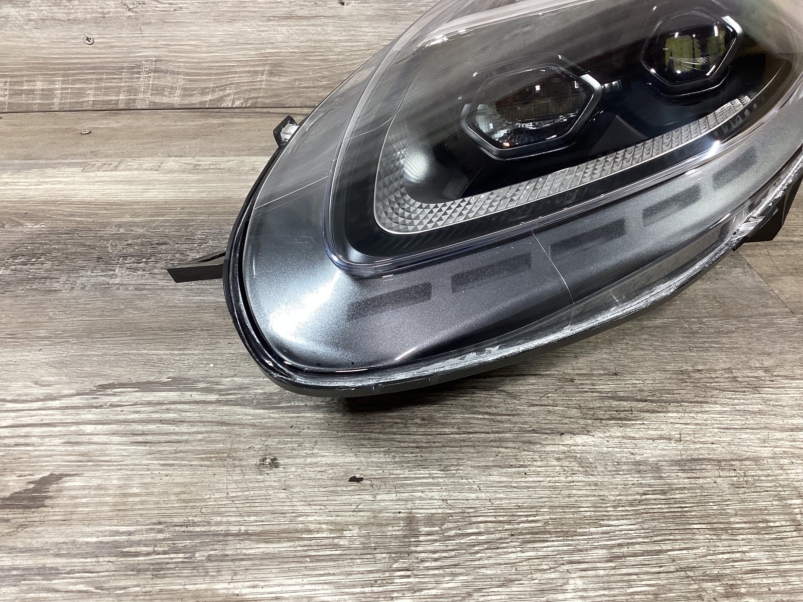 RECONDITIONED -  2025 Aston Martin Vanquish L Headlamp - OEM