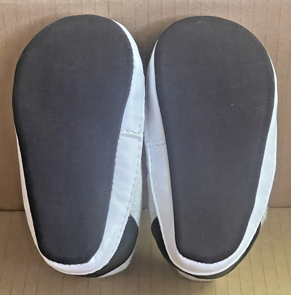 Child Of Mine Made by Carters Baby Boy Shoes Booties 0-3 Months Black & Gray EUC - Image 4 of 4